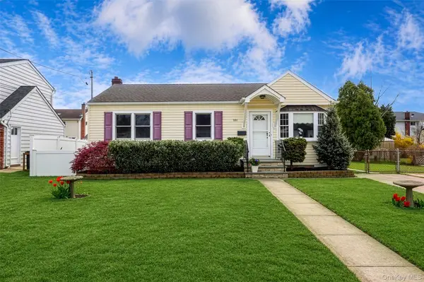 821 10th Street, West Babylon, NY 11704