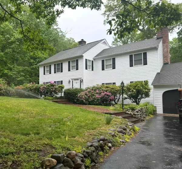2068 Lansing Place, Muttontown, NY 11791