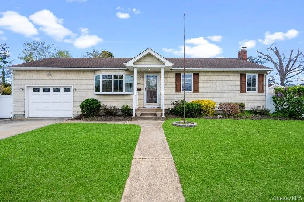 101 Sexton Road, West Babylon, NY 11704 - #1