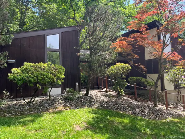 19 Rolling Way, New City, NY 10956