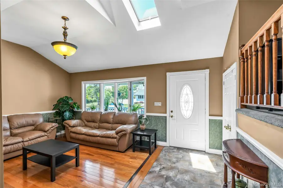 35 Peachtree Lane, Hicksville, NY 11801 - #3