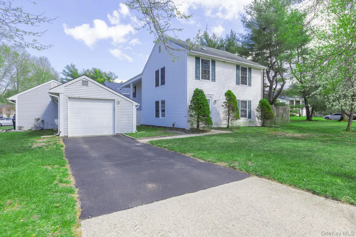 14 Petersburg Ct., Coram, NY 11727 - #1