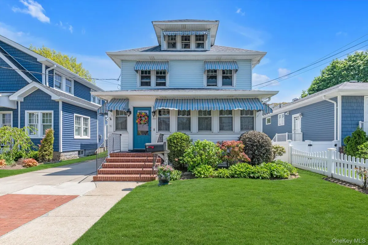 40 Rockville Avenue, Rockville Centre, NY 11570 - #1