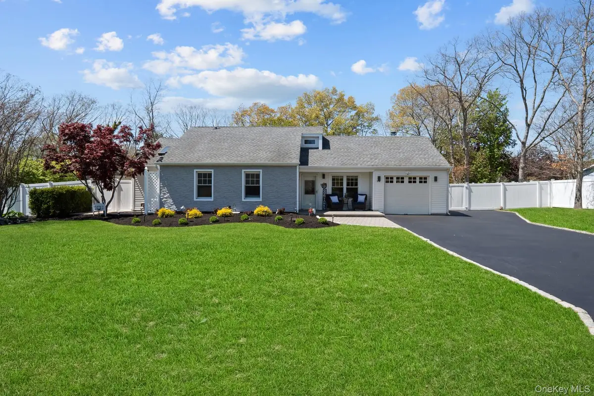 24 Gabon Lane, Coram, NY 11727 - #1