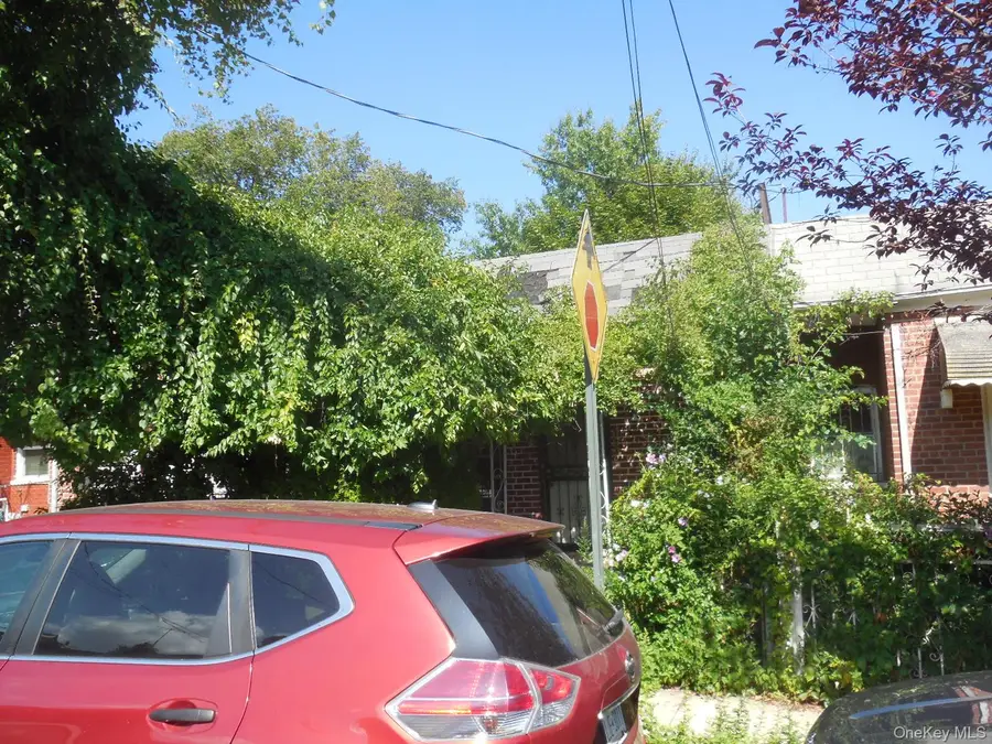 3342 Gunther Avenue, Bronx, NY 10469 - #3