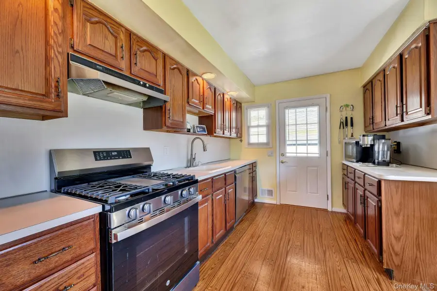 7 Applewood Road, Saint James, NY 11780 - #2