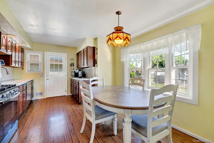 7 Applewood Road, Saint James, NY 11780 - #3