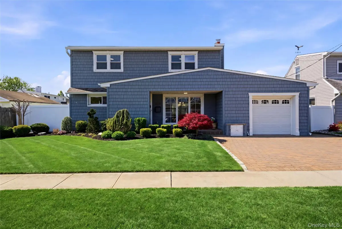 120 Franklin Place, Massapequa, NY 11758 - #1