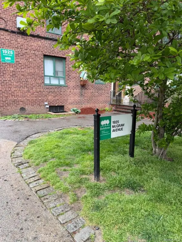 1925 Mcgraw Avenue #MH, Bronx, NY 10462