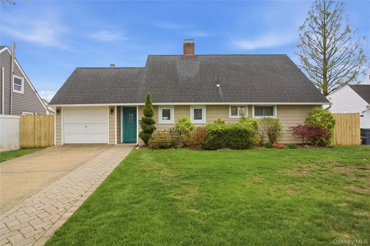 42 Saddler Lane, Levittown, NY 11756 - #1
