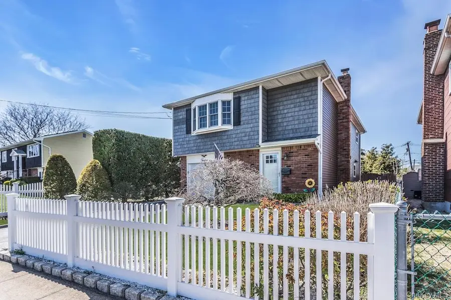 12 Spring Street, Lindenhurst, NY 11757 - #3