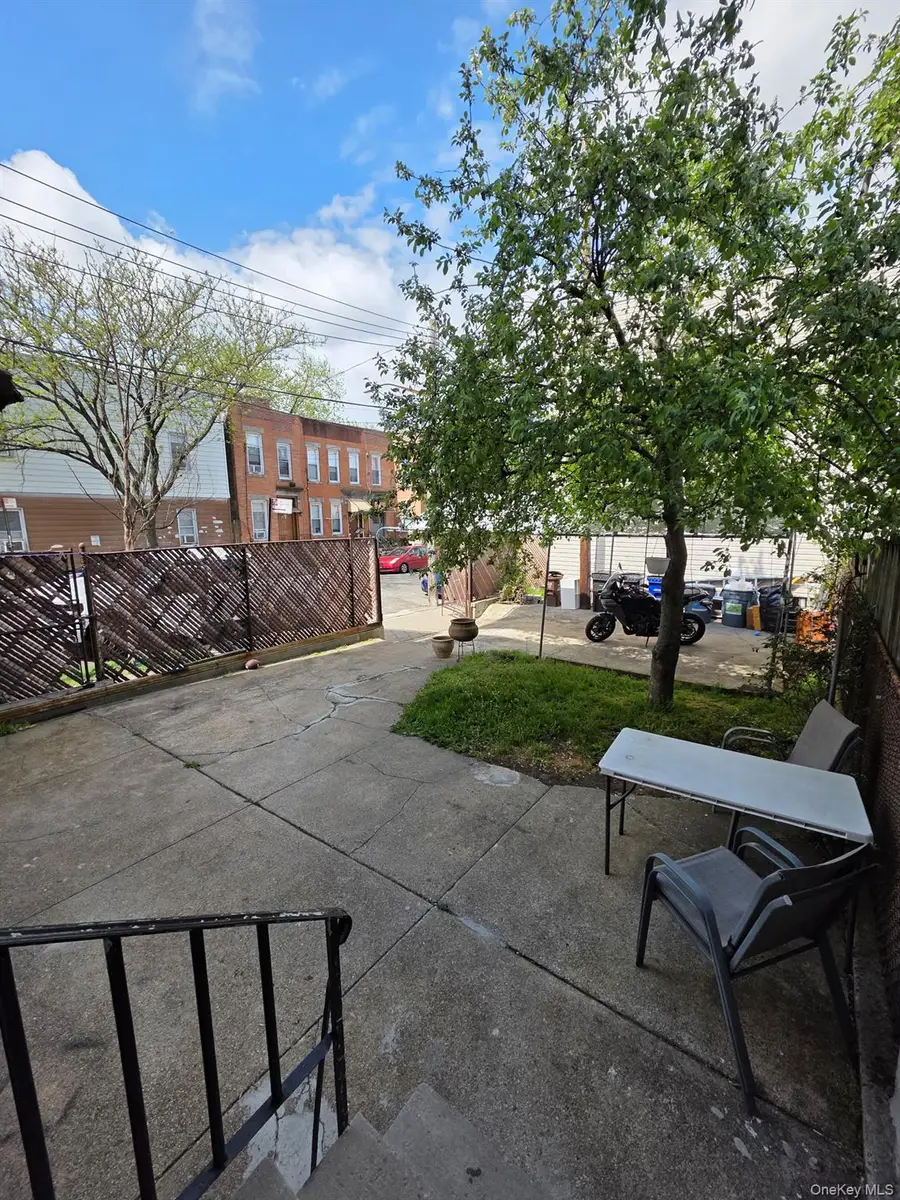 5427 Arnold Avenue, Maspeth, NY 11378 - #2