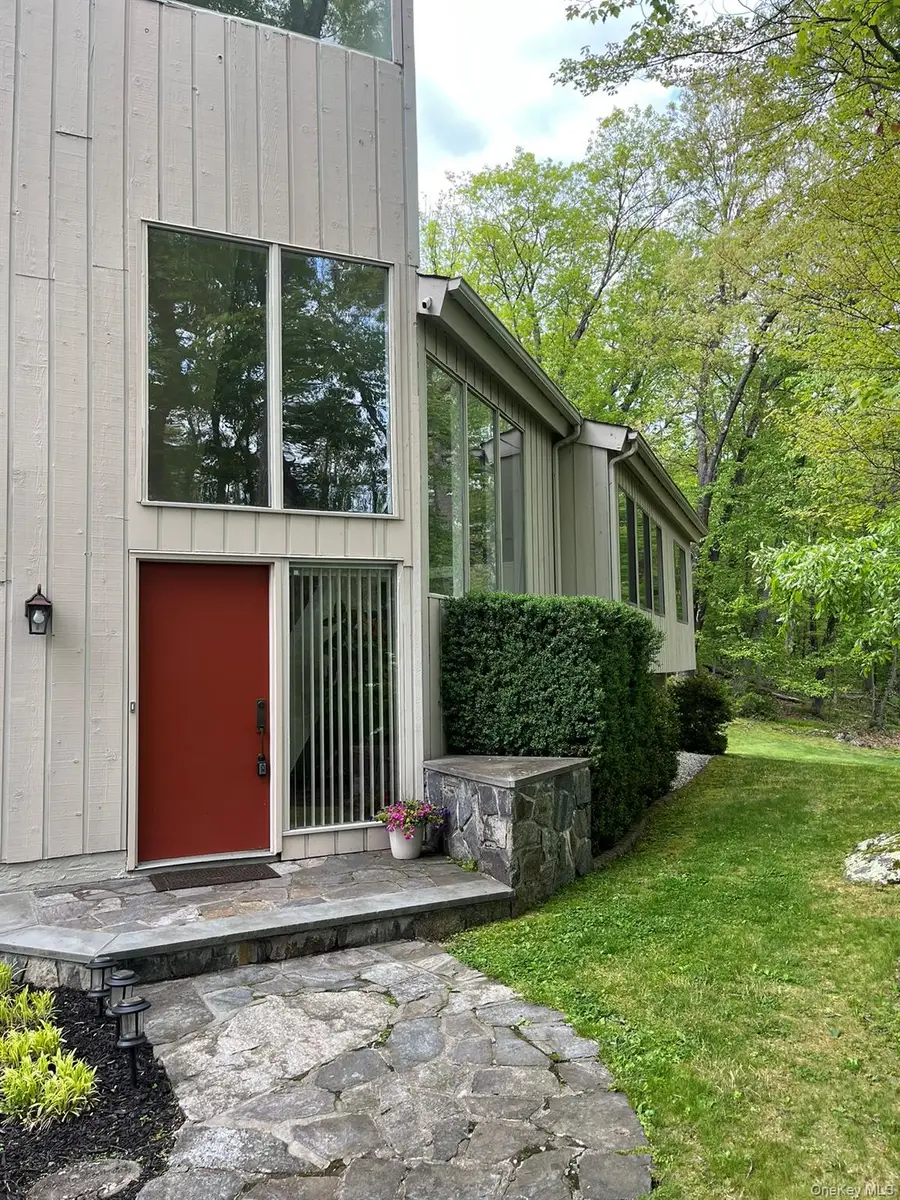 11 Manor Drive, Goldens Bridge, NY 10526 - #2