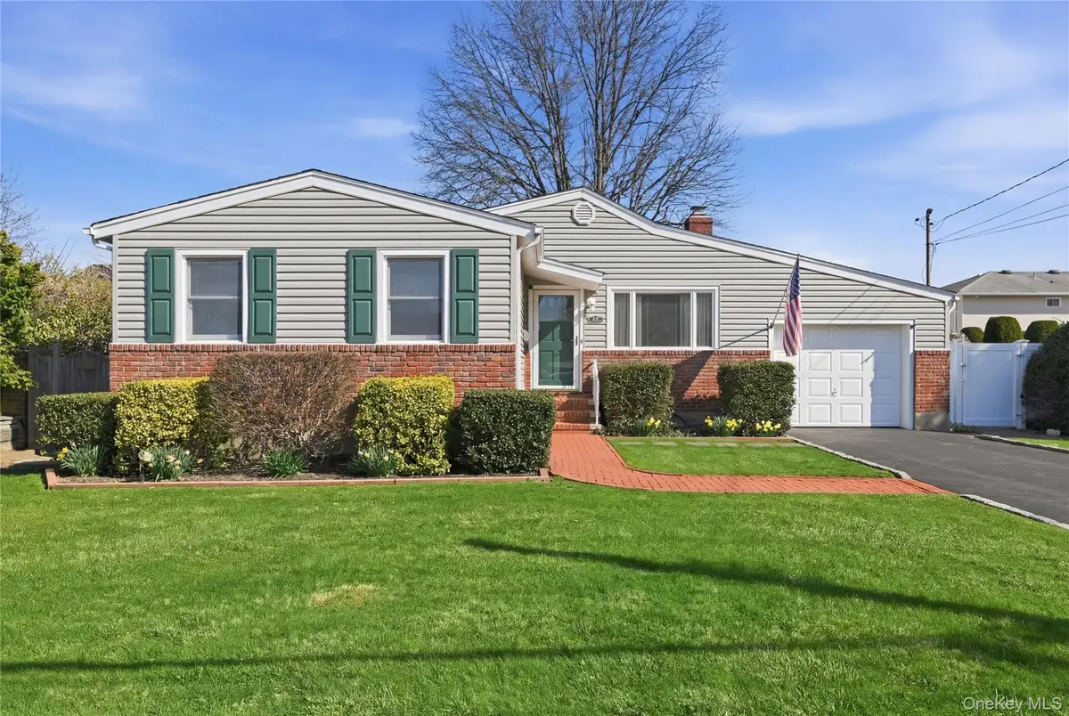223 N Cedar Street, Massapequa, NY 11758 - #1