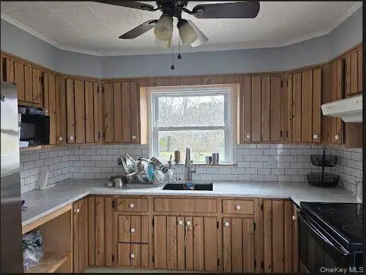 33 Brown Street, Riverhead, NY 11901 - #2
