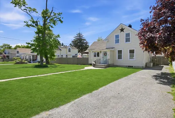 86 Tyler Avenue, West Sayville, NY 11796