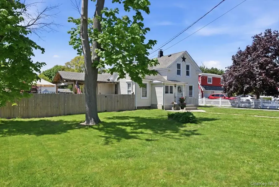 86 Tyler Avenue, West Sayville, NY 11796 - #2