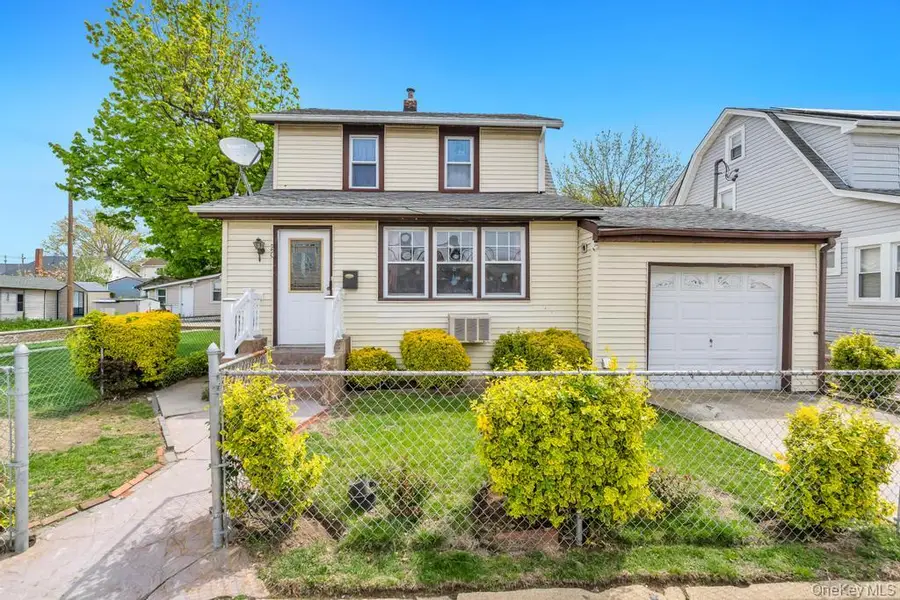 20 Ronald Place, Roosevelt, NY 11575 - #2