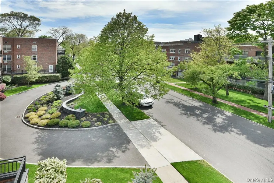 25 Canterbury Road #3-L, Great Neck, NY 11021 - #3