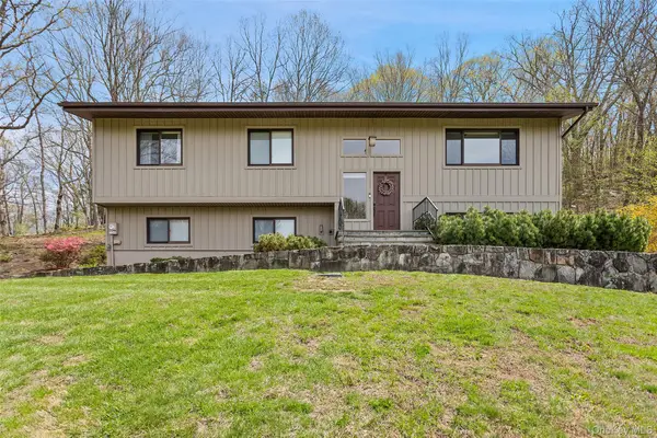 19 Crescent Lane, Putnam Valley, NY 10579