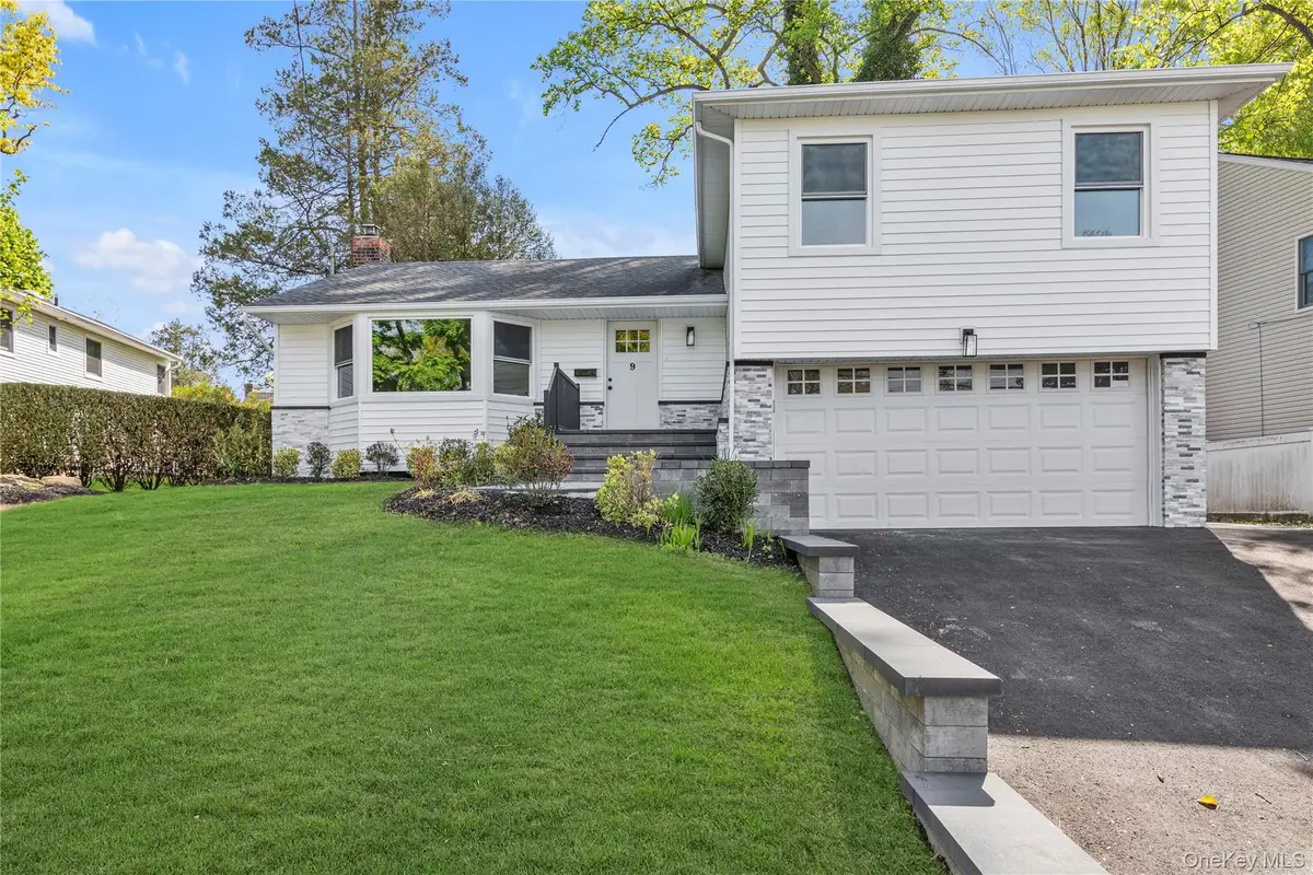 9 Tulip Lane, Port Washington, NY 11050 - #1