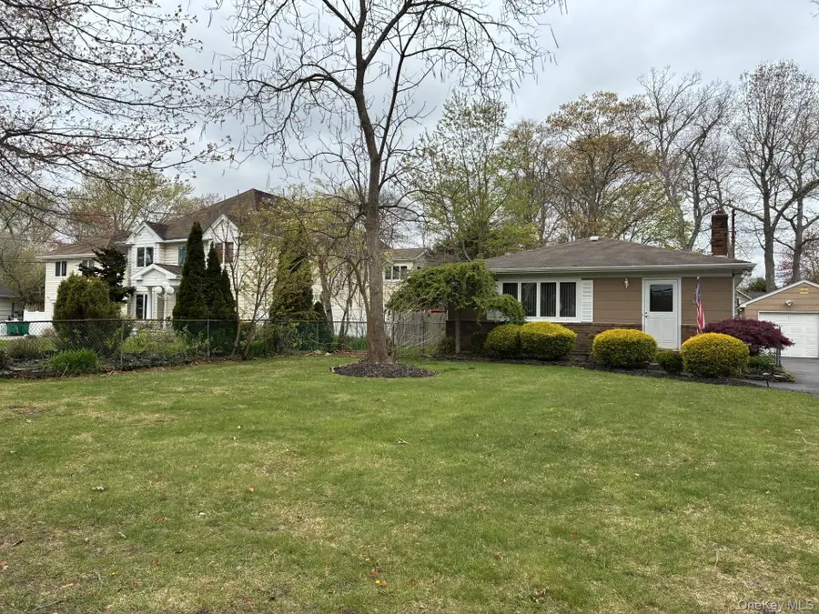 32 Lincoln Drive, Oakdale, NY 11769 - #3