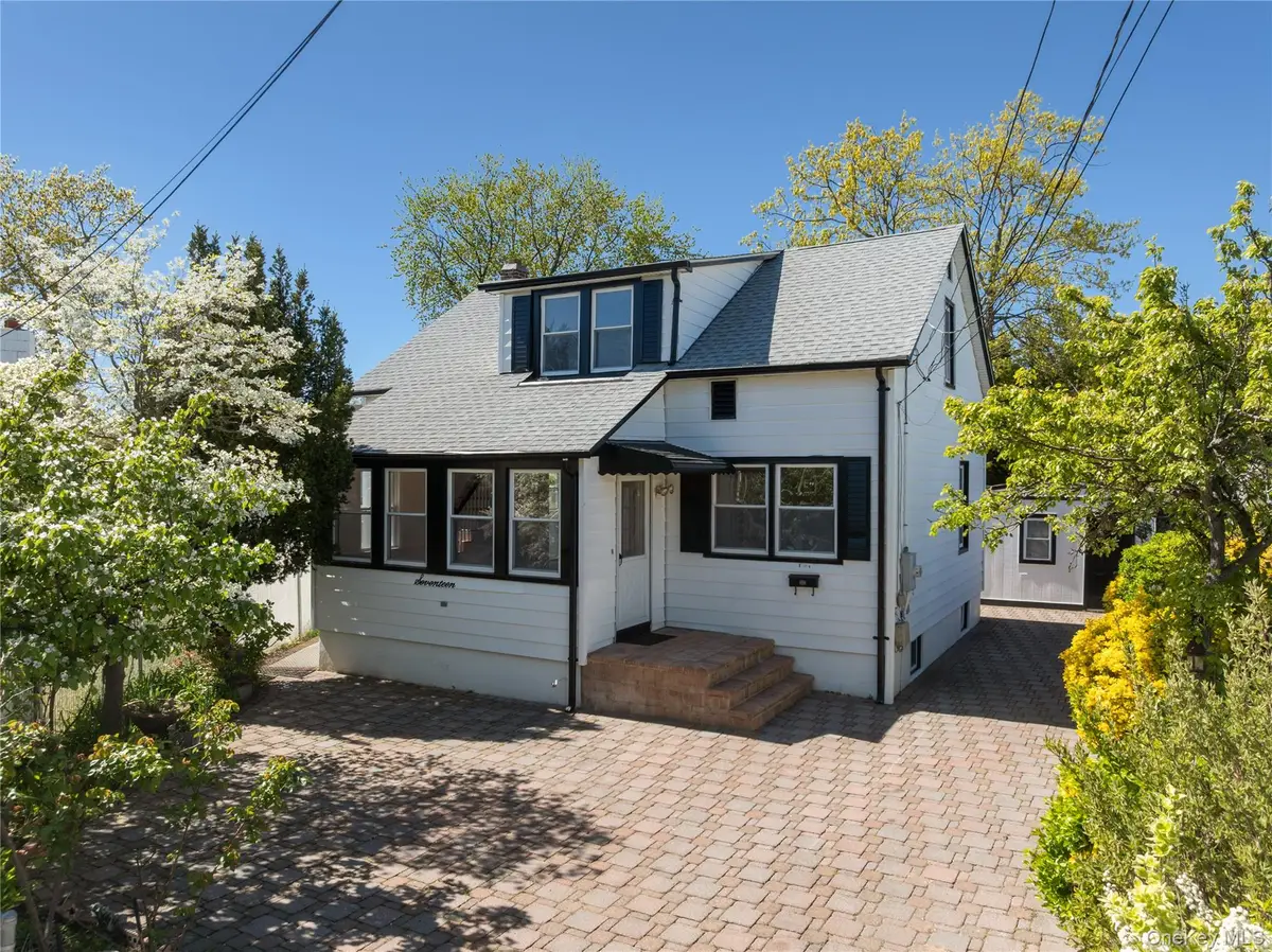 17 June Avenue, Bayville, NY 11709 - #1