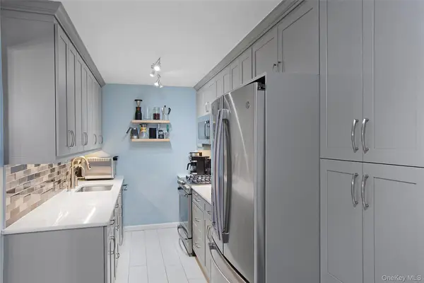 1865 211th Street #6E, Bayside, NY 11360
