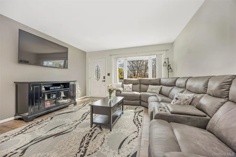 31 Dena Drive, Blue Point, NY 11715 - #3