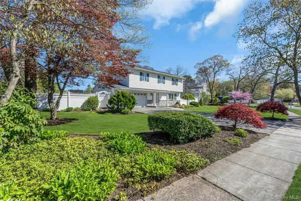 288 Bow Drive, Smithtown, NY 11787
