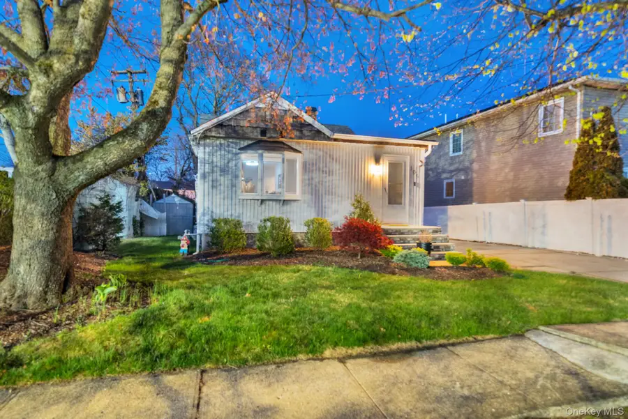 105 Thomas Place, Bellmore, NY 11710 - #2