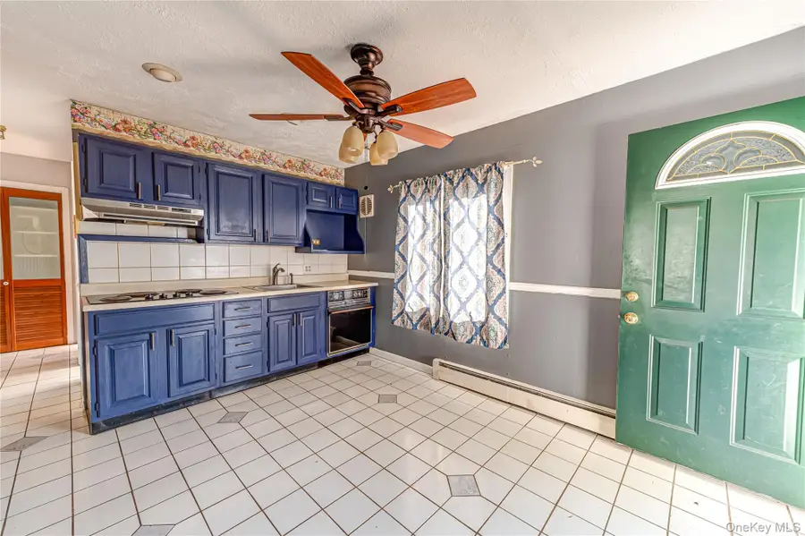 54 Ramble Lane, Levittown, NY 11756 - #3