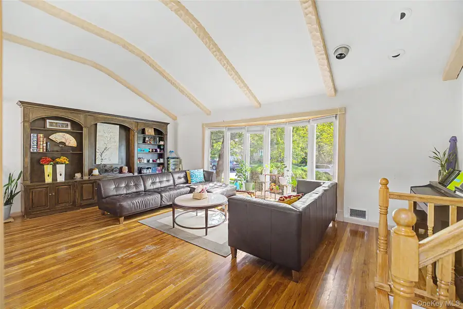 105 Serpentine Lane, Searingtown, NY 11507 - #3