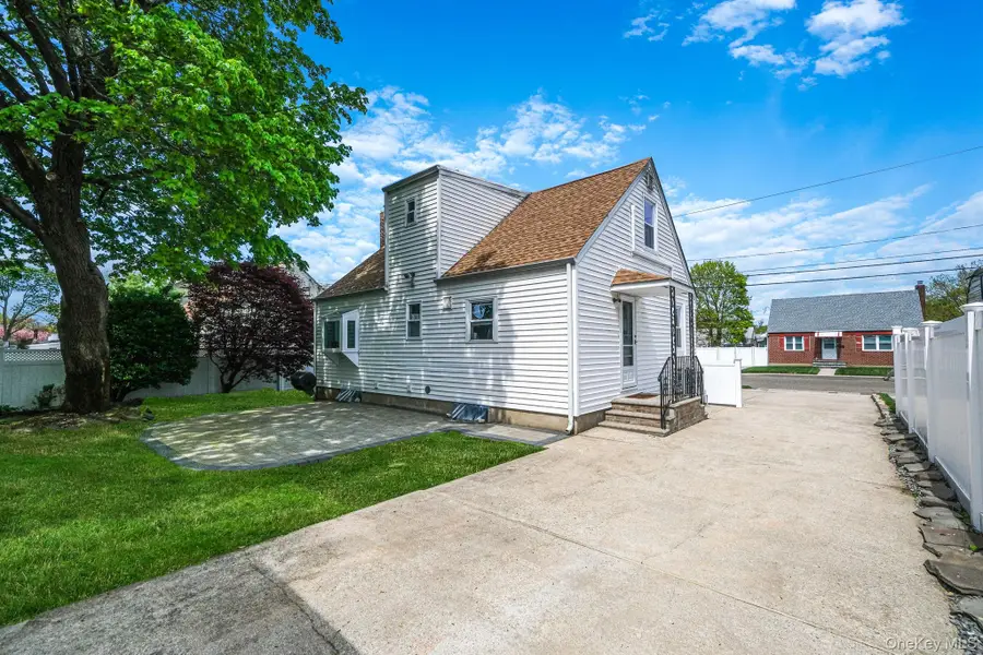 26 Bogart Street, Huntington Station, NY 11746 - #3