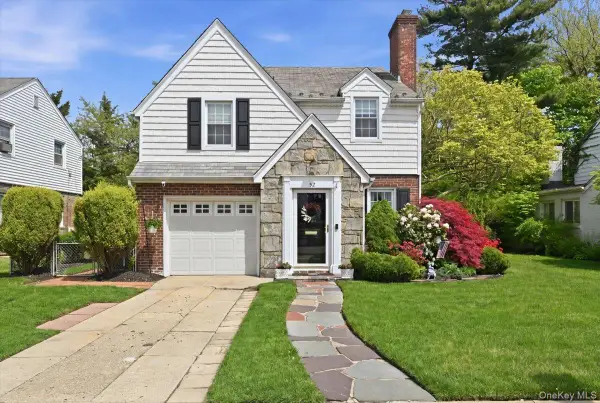 52 Wisteria Avenue, Mineola, NY 11501