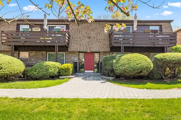 19 New Holland Village, Nanuet, NY 10954