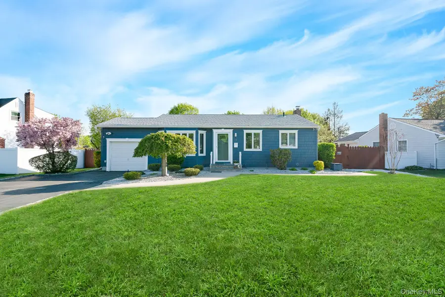 18 Byron Road, Commack, NY 11725 - #2