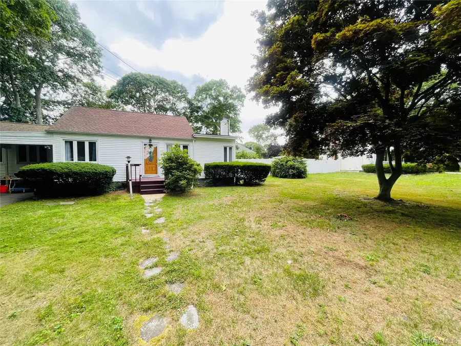66 Corbin Avenue, Shirley, NY 11967 - #3