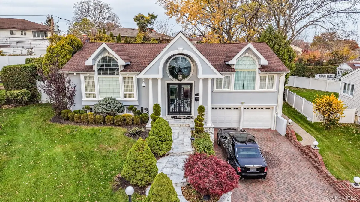 67 Royal Way, Manhasset Hills, NY 11040 - #1