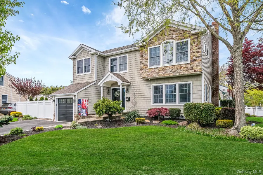 512 Heathcliff Drive, Seaford, NY 11783 - #3