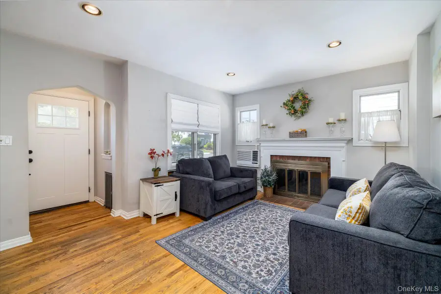 80 Doncaster Road, Malverne, NY 11565 - #3