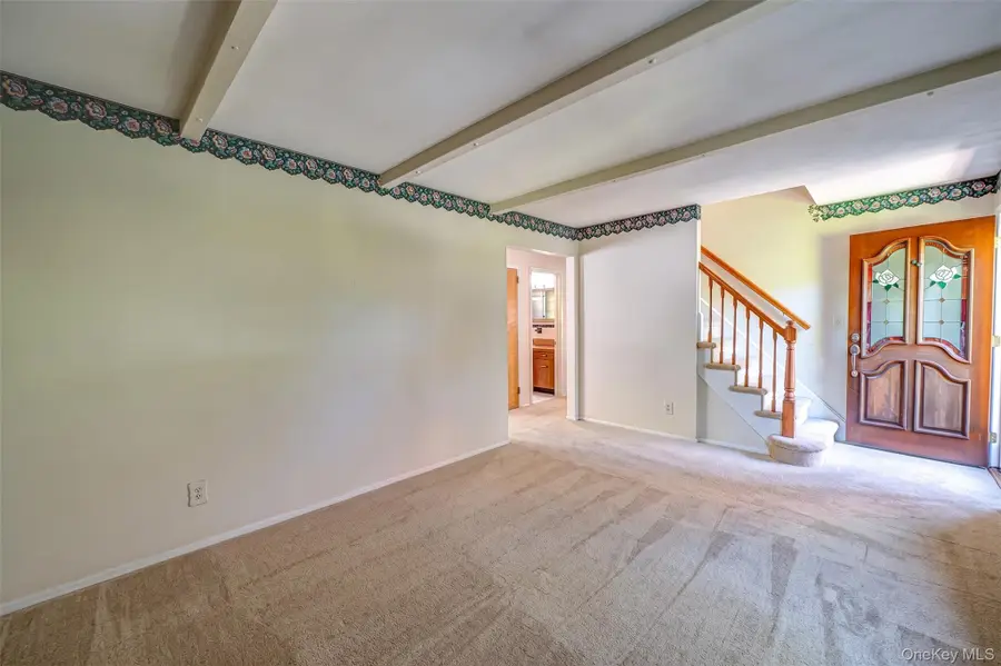 24 Kellogg Place, Huntington Station, NY 11746 - #3