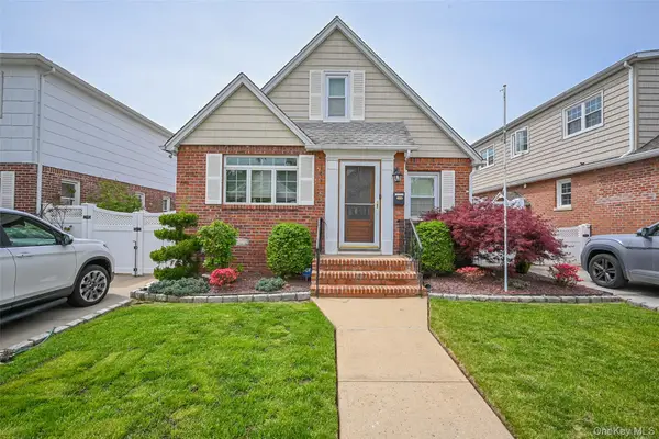 171-20 Gladwin Avenue, Fresh Meadows, NY 11365