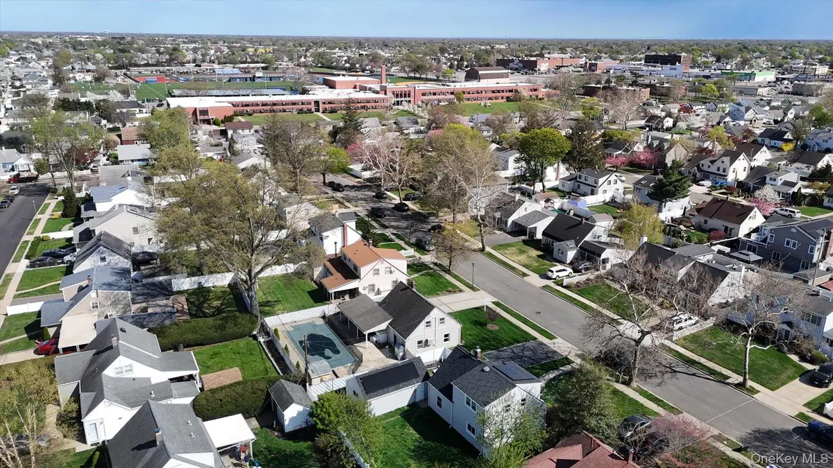 13 Peachtree Lane, Levittown, NY 11756 - #1