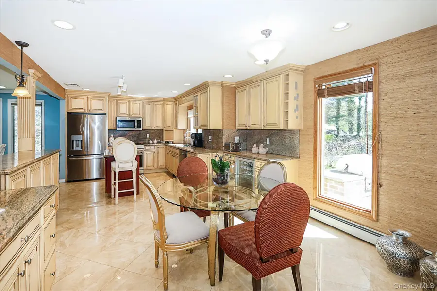 395 Ridgefield Road, Hauppauge, NY 11788 - #3