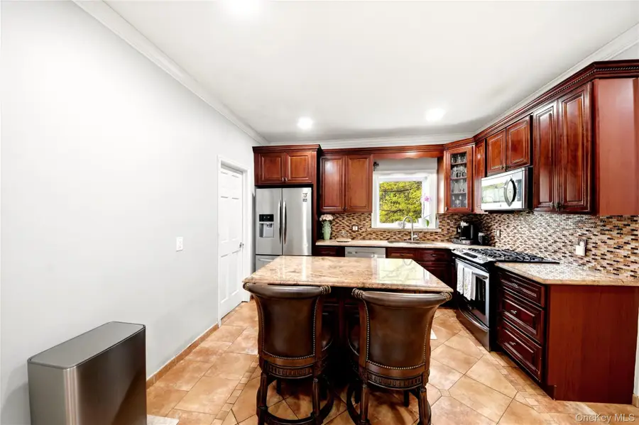 6 Inwood Place, New Rochelle, NY 10801 - #3