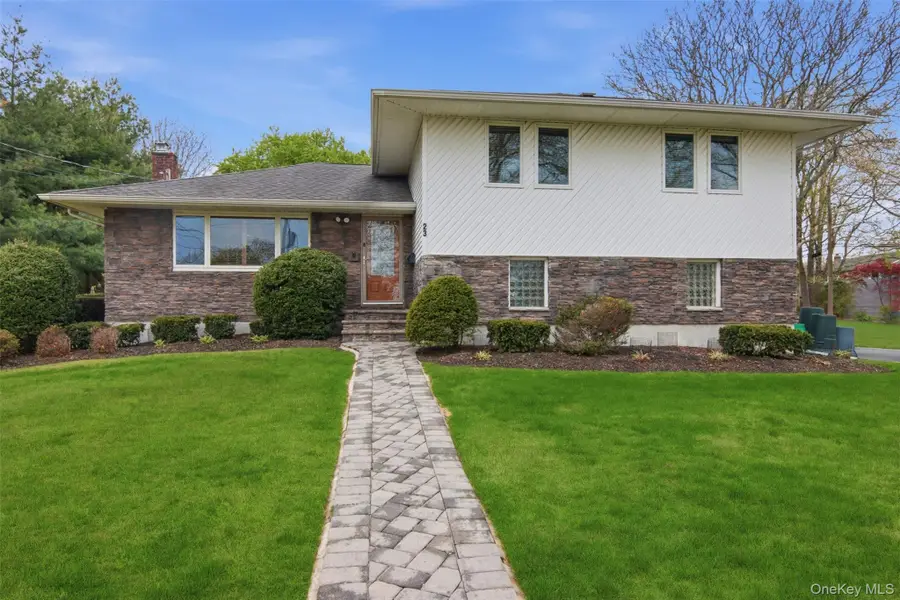 23 Sarina Drive, Commack, NY 11725 - #3