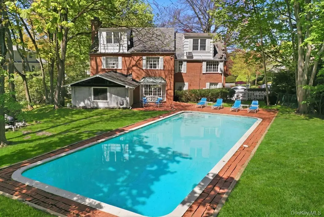 4 The Birches, Roslyn Estates, NY 11576 - #1