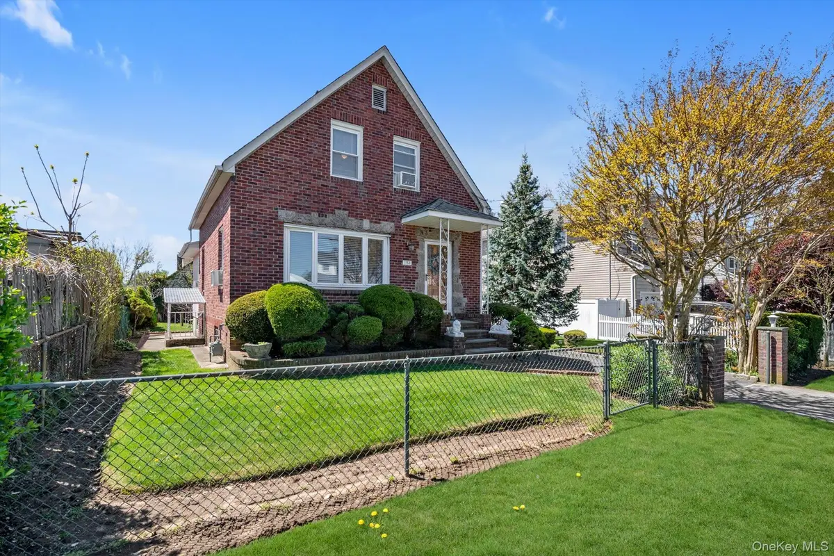 1353 Kiefer Avenue, Elmont, NY 11003 - #1