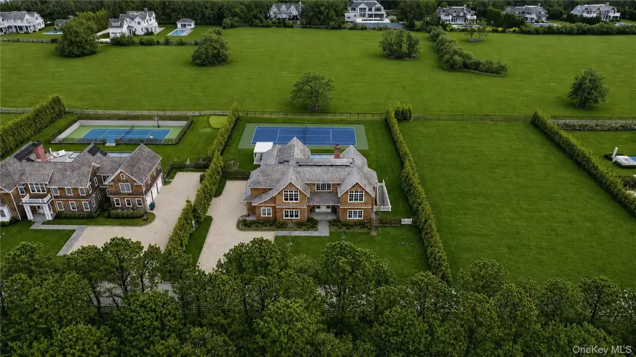 460 Edge Of Woods Road, Southampton, NY 11968 - #2